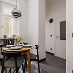 Apartment Stylish Ideal For Remote Work By Renters Katowice