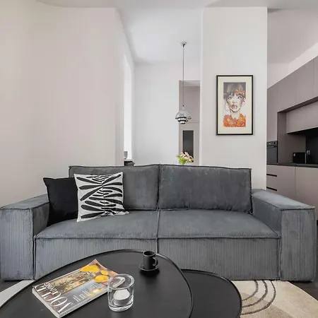 Stylish Ideal For Remote Work By Renters Apartment *
