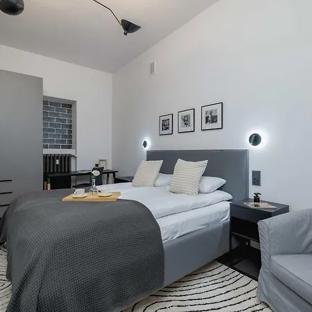 Apartment Stylish Ideal For Remote Work By Renters Katowice