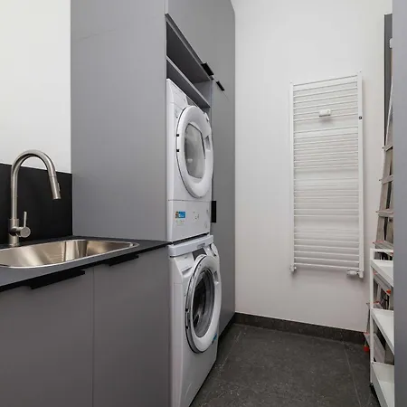 Stylish Ideal For Remote Work By Renters Apartment Katowice
