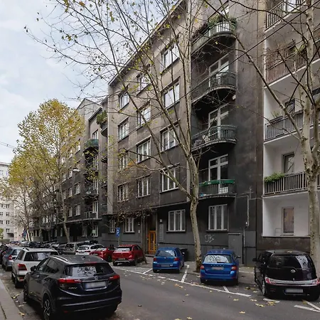 Апартаменты Stylish Ideal For Remote Work By Renters