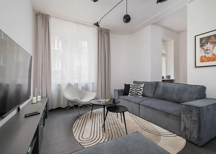 Apartment Stylish Ideal For Remote Work By Renters