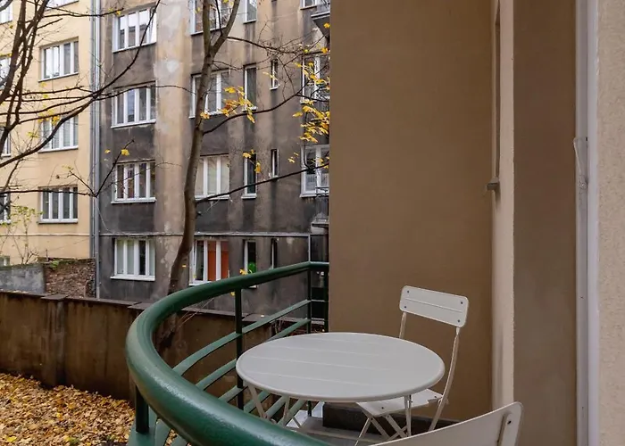 Apartment Stylish Ideal For Remote Work By Renters